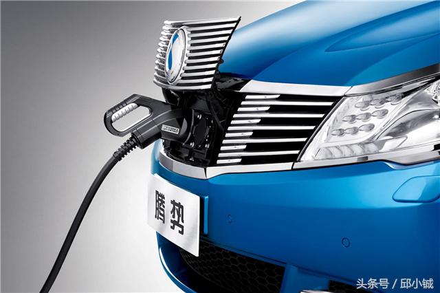 腾势改装有轨和无轨哪个好用,腾势变床车