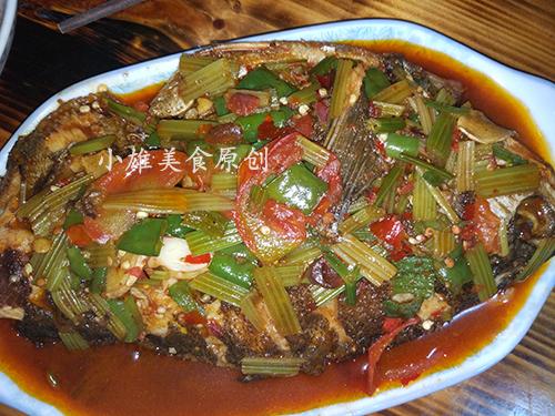 红烧鱼怎么煎好吃不破皮,农村大厨红烧鱼家常做法