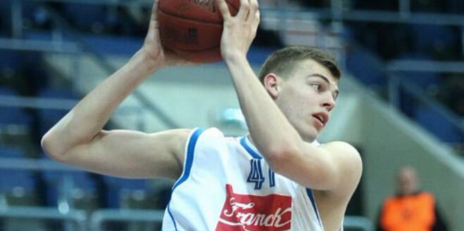 日日奇——一个名字就很NB的人的球探报告