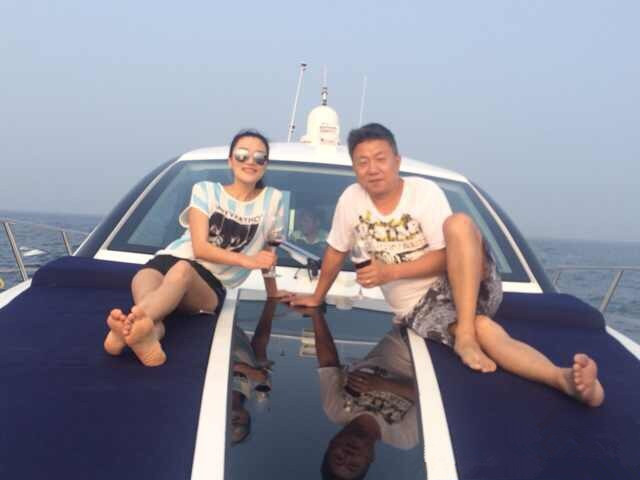 拿保温杯的中年男人,赵明义手里的保温杯