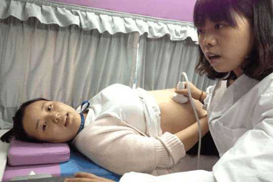 怀孕以后痘痘没有了皮肤变好了,怀孕初期满脸疙瘩怎么回事