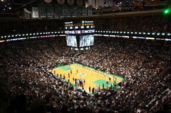 月薪5000球迷一生有机会现场看一次NBA吗？答案很惨烈！