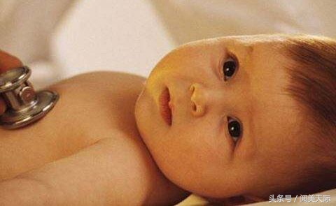 出生两天的宝宝就因黄疸被隔离，妈妈再见到孩子时忍不住大哭不止