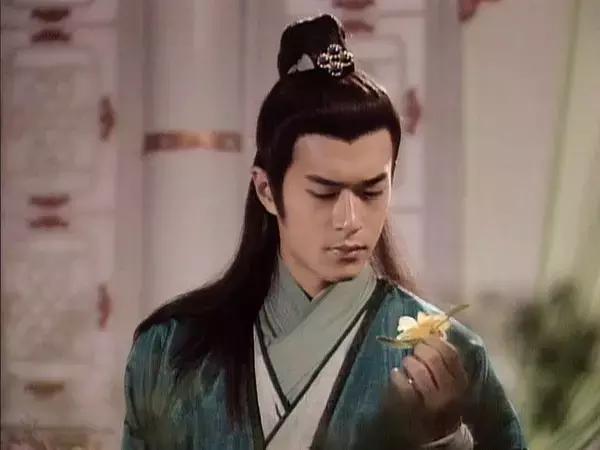 圆月弯刀渣男,圆月弯刀颜值