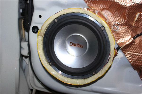 又一力作日产骐达车友热爱汽车音响佛山车音匠义不容辞圆其音乐梦