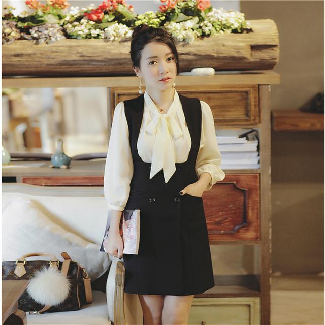 女士秋天连衣裙30-40岁,秋天必买的4款连衣裙时髦又好看