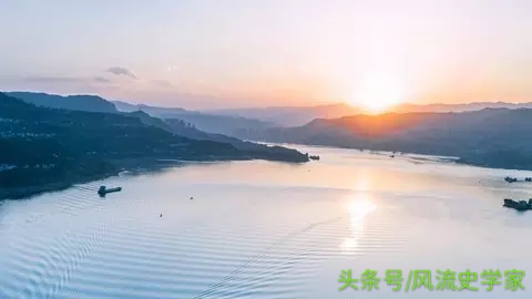 南唐后主李煜诗词欣赏,南唐后主李煜春花秋月何时了