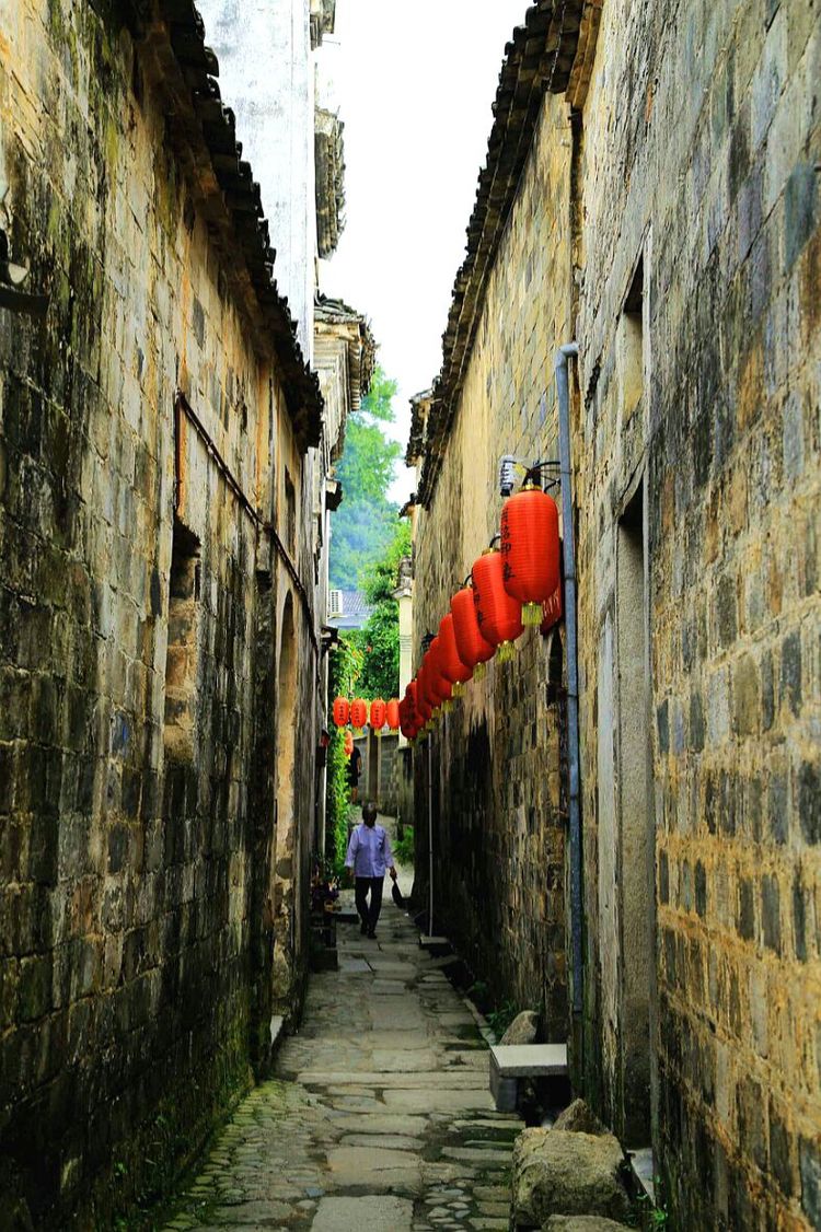 水光潋滟晴方好描写哪个景点,山色空蒙雨亦奇