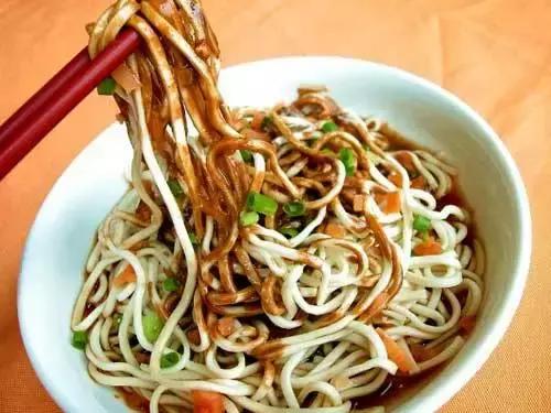 住在球场街的武汉伢，天生就有站在食物链顶端的优越感！