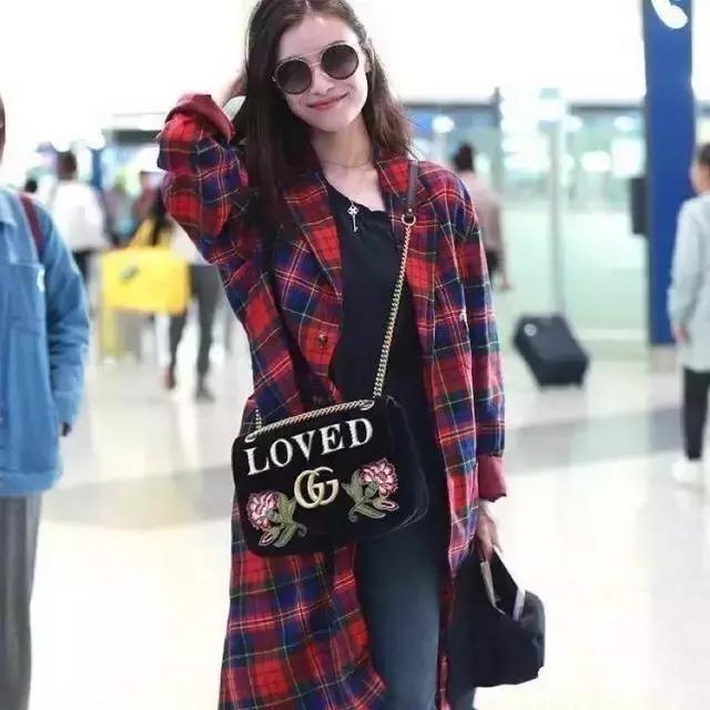 秋冬必入款包包，当然是高贵奢华有内涵的它！