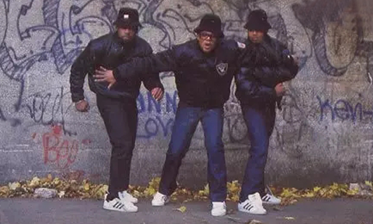 阿迪贝壳头穿久了,阿迪贝壳头真的很好看