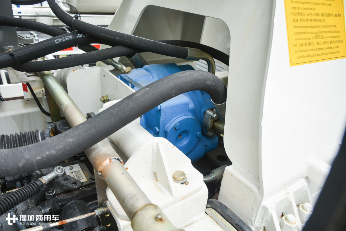 轻卡蓝牌搅拌车,商用混凝土搅拌车多少钱一台