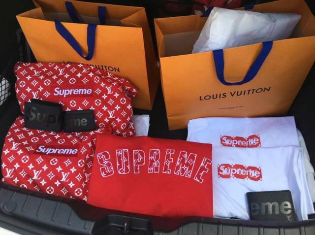 够拽丨Supreme抢货机器人，让这些哥们赚了一个亿