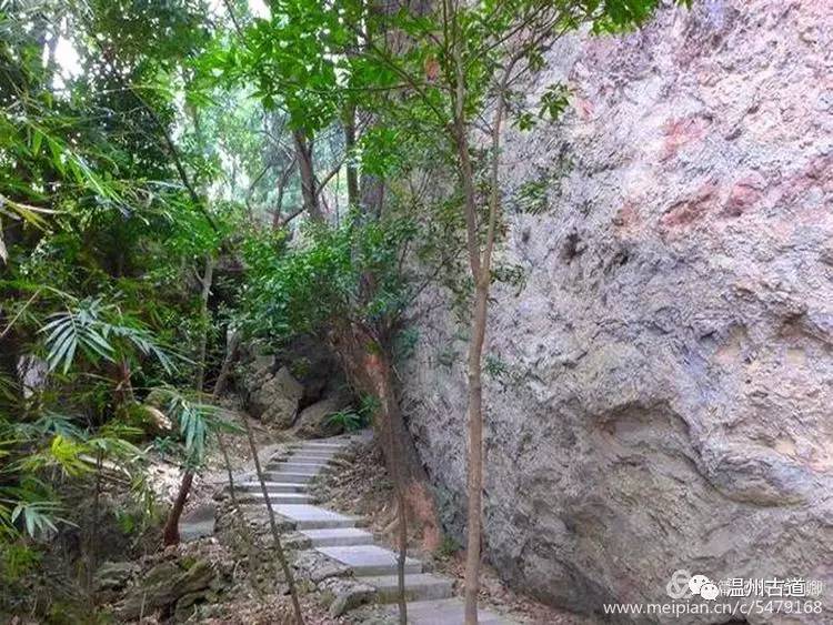 乐清白石凤凰山在哪,乐清白石山上好玩的地方