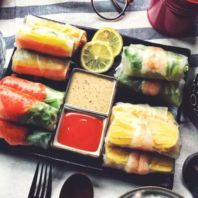 增肌减脂要怎么吃和锻炼,边增肌边减脂怎么吃