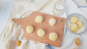 一只小小的糯米糍,一碗芒果糯米糍