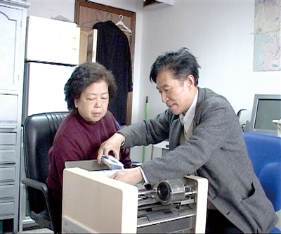 陈嘉庚替父还债的故事,吴奇隆替父还债的故事