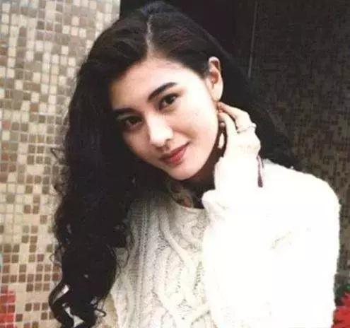 港姐70年:从豪门儿媳,到街边站台,背后是香港经济的大洗牌