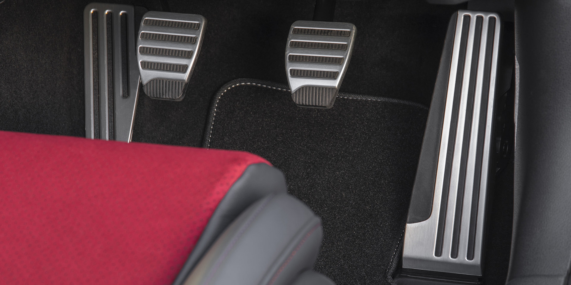 日产370z容易飘,日产370z巅峰极速超燃