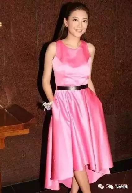 拍戏豪车被撞,拍戏差点被车撞死的明星