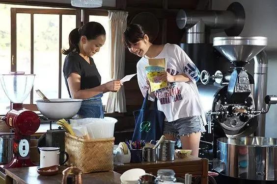 一口咖啡,一幕人生:细品经典电影里的「甘甜苦涩」