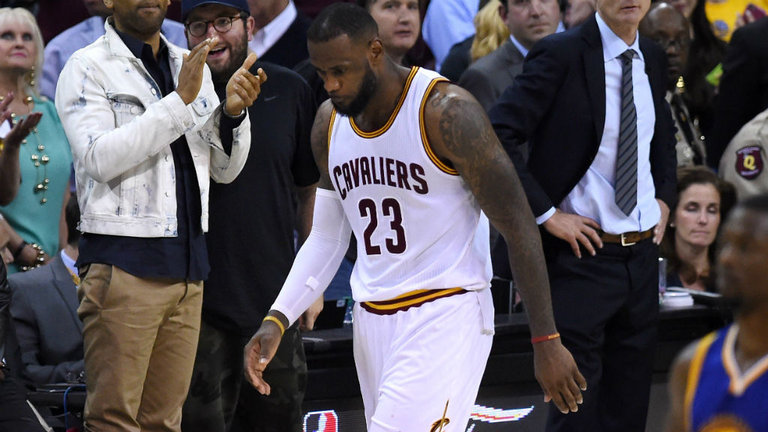 詹姆斯加盟湖人队2018年,詹姆斯加盟湖人打开拓者