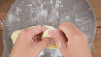 一只小小的糯米糍,一碗芒果糯米糍