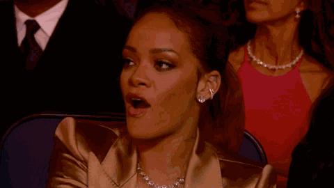 现在还流行挎肩包吗,现在流行手提包还是链条包