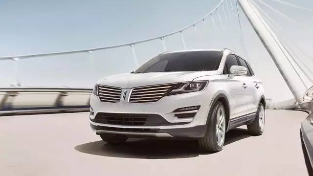 别提什么配置性能操控，俺买车就是为了帅，帅，帅