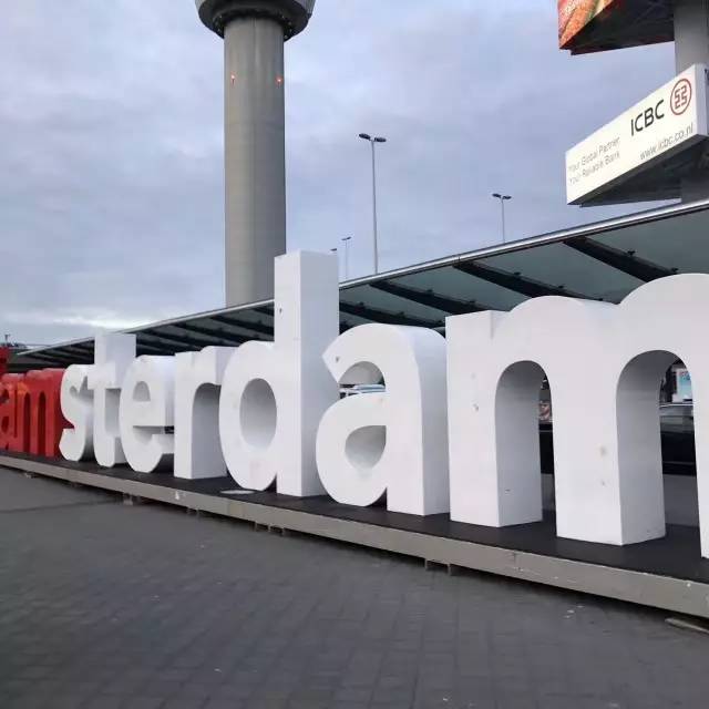 学姐学长的朋友圈,飞过一整个世界