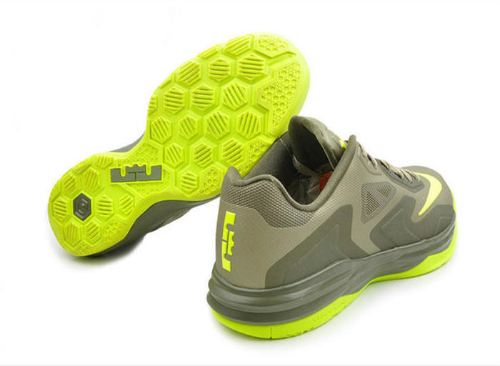 nba球星对詹姆斯球鞋的评价,詹姆斯支线见证5代偏小吗