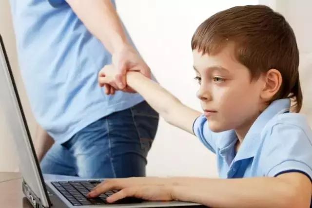 为什么现在孩子沉迷王者荣耀,为什么现在的小孩都沉迷王者荣耀