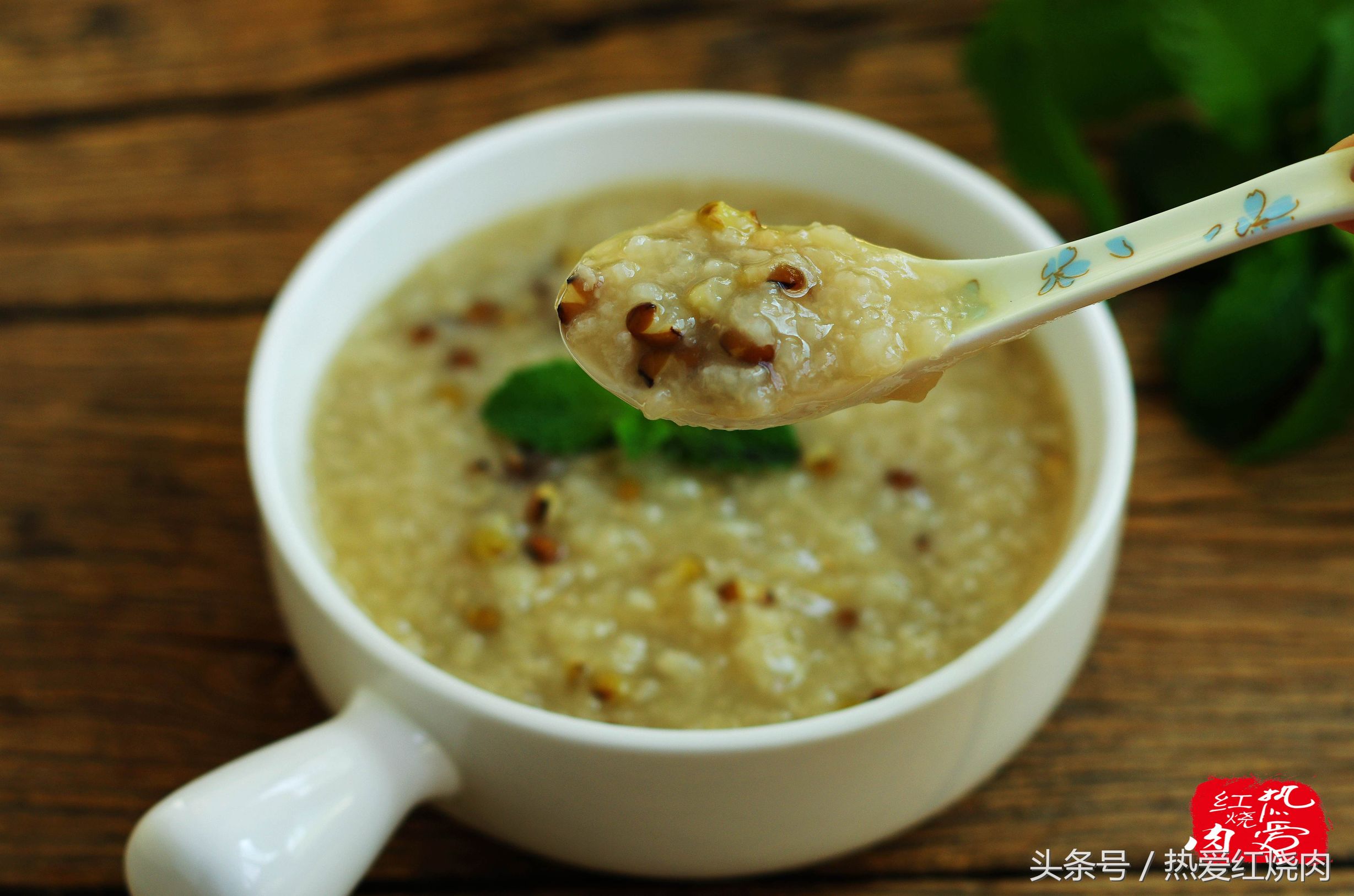 熬粥不浓稠,熬粥太稠了加凉水好还是热水好