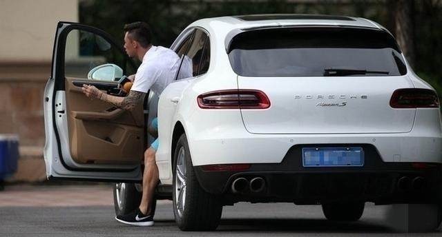 国足球员豪车武磊座驾,国足杨旭座驾