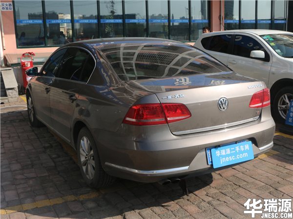 12年白色大众迈腾1.8t二手车价格,二手车评估师的价目表