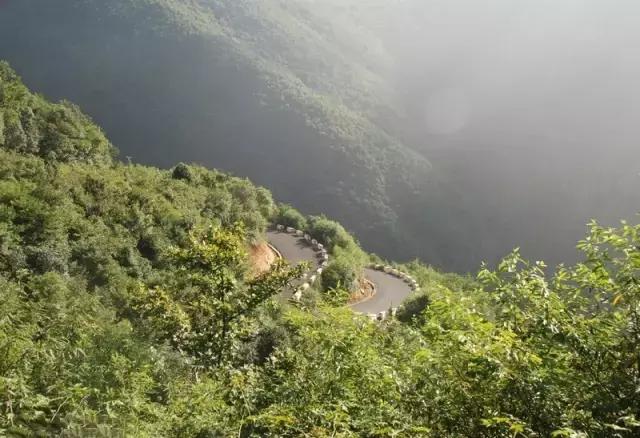 深山原始村落自驾游,大山深处古老村落自驾游