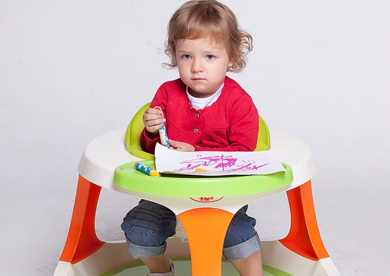 学步车对孩子有危害吗,学步车对孩子的影响和危害