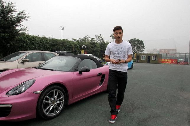 武磊赵明剑,国足韦世豪的车