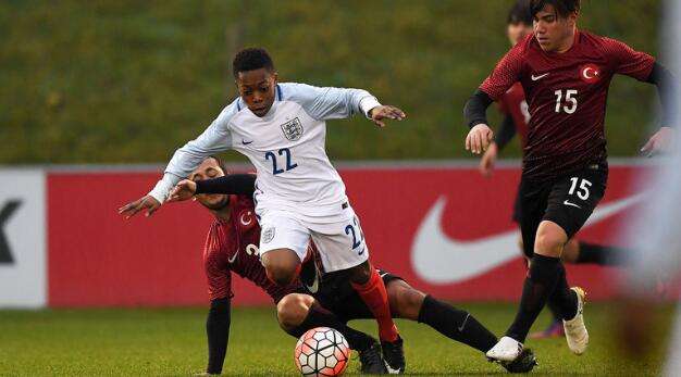 足坛这么多席尔瓦，登贝莱，西索科，凯塔，你搞清楚了吗？