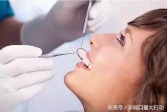 牙齿矫正过程中个别牙齿一碰就疼,牙齿矫正过程中牙缝大是正常的吗