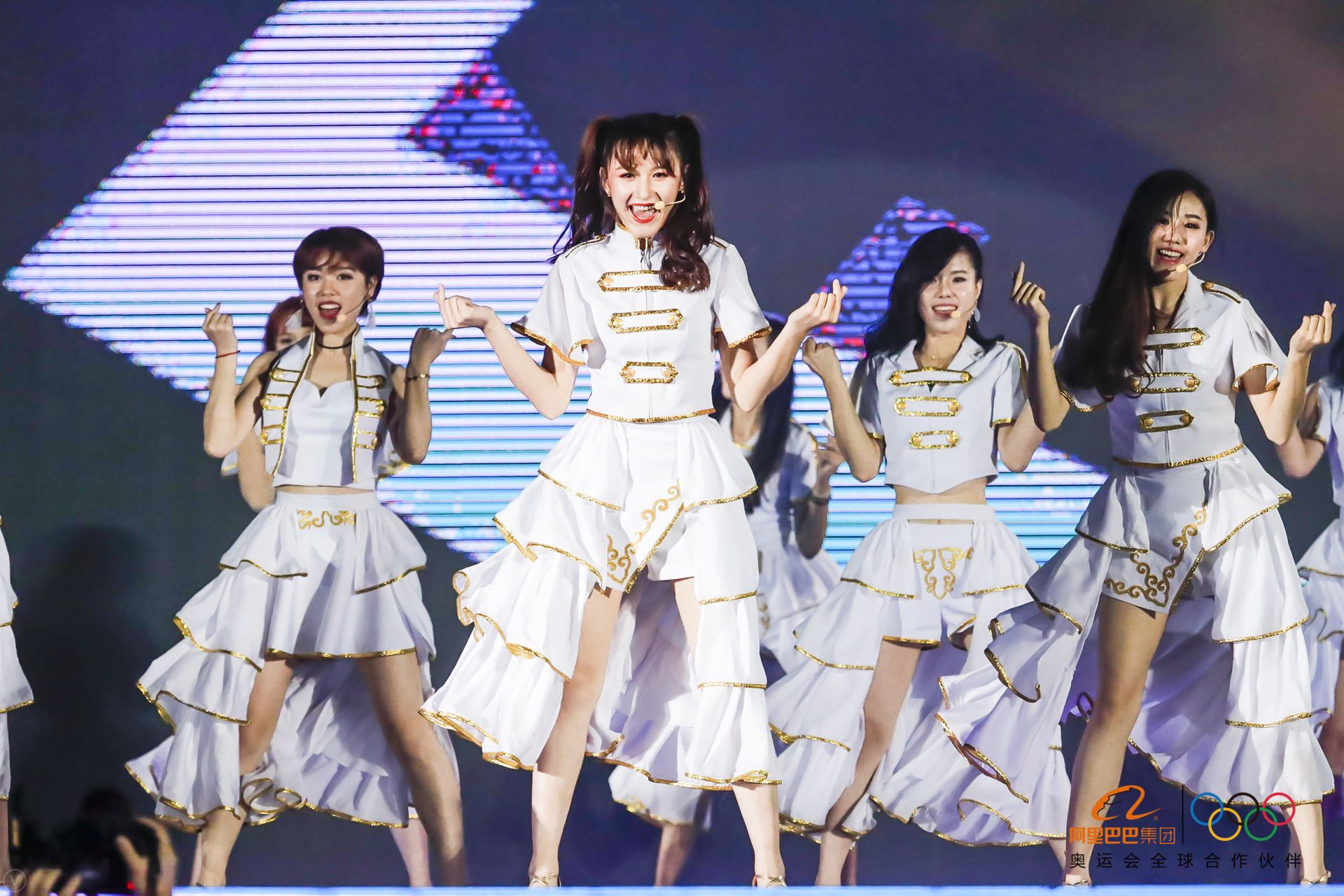 这些高清大图告诉你，今天刷屏朋友圈的阿里年会到底在玩什么？