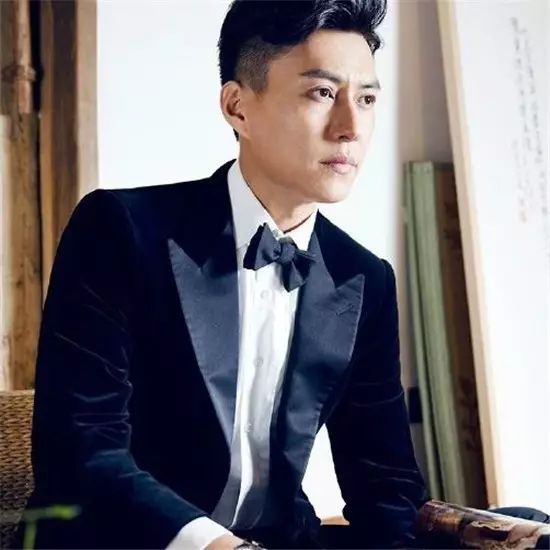 靳东再次发文疑回应争议,靳东微博怒怼争议