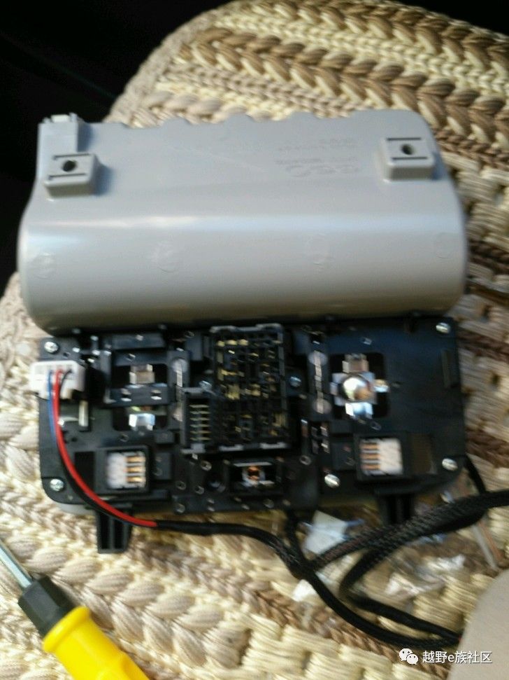 猎豹黑金刚小黄灯安装教程,猎豹黑金刚安装阅读灯