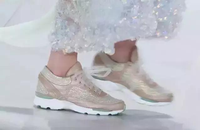 值得入手的联名vans,karllagerfeld鞋什么价