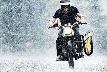 摩托车下雨骑行容易熄火,摩托车雨天熄火的有效处理方法