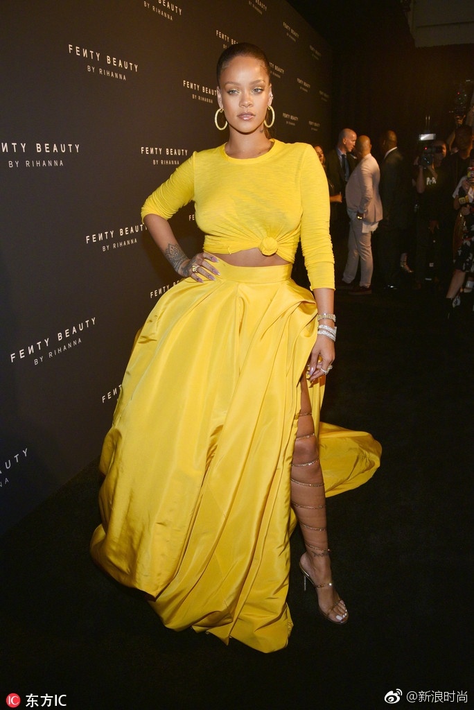 Rihanna的彩妆品牌正式开卖,日日人逢喜事幸福肥