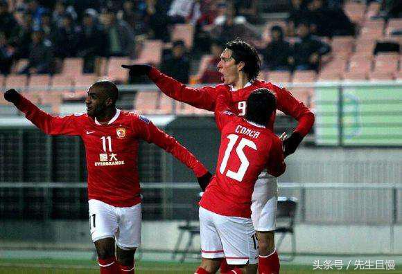 热爱足球分享足球故事,爱上足球的经典瞬间