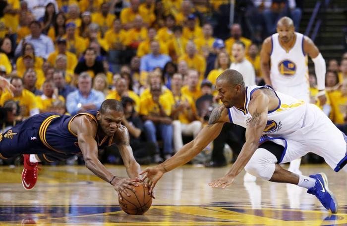 盘点近十年fmvp,近十年fmvp上脚球鞋