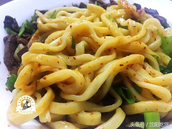 爱面条的秉性是改不了了,可是这自带吸管的大白梨你见过吗?