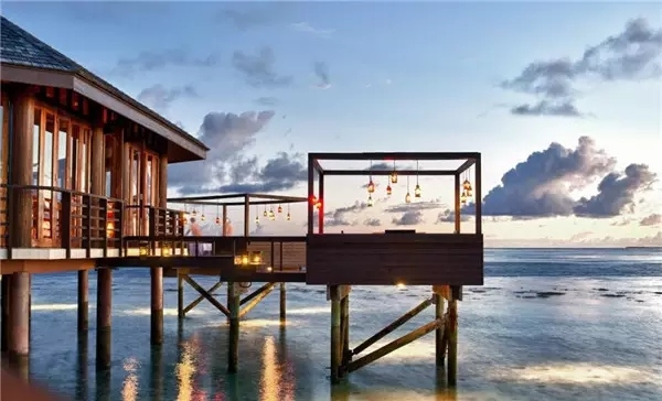 情侣蜜月旅游景点推荐,适合情侣蜜月国内旅游的地方